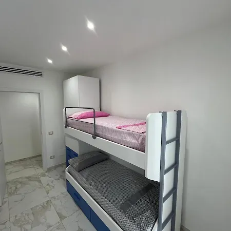 Moderno E Luminoso Apartment *
